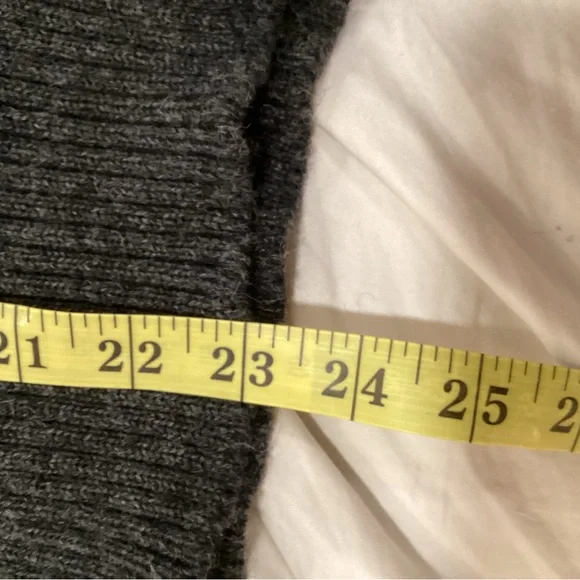 Vintage Pure Wool Patterned Sweater circa 1960s - Picture 4 of 8